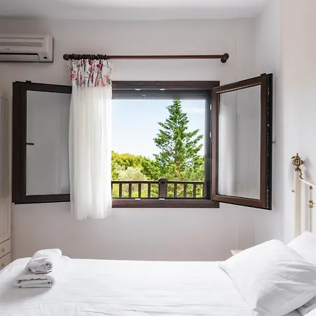 Theoxenia 4* Ormos Panagias