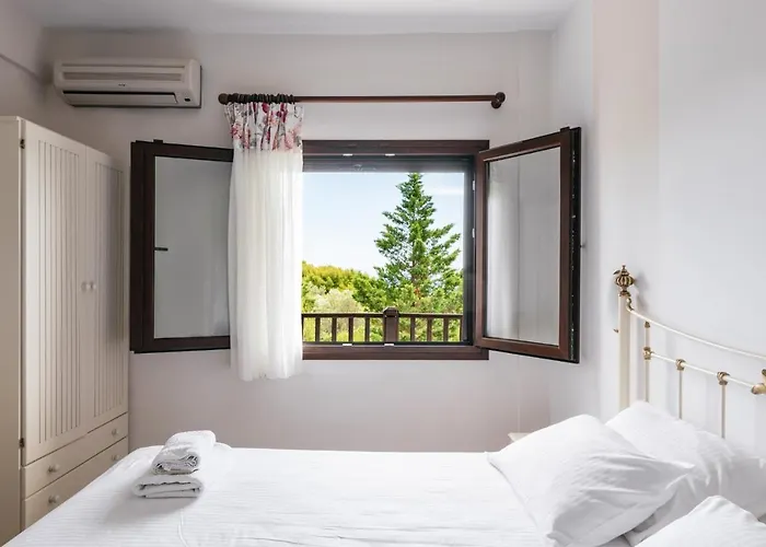 Theoxenia 4* Ormos Panagias